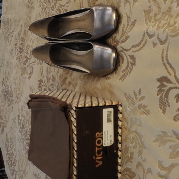 Victor William pewter heels - Picture 3 of 4
